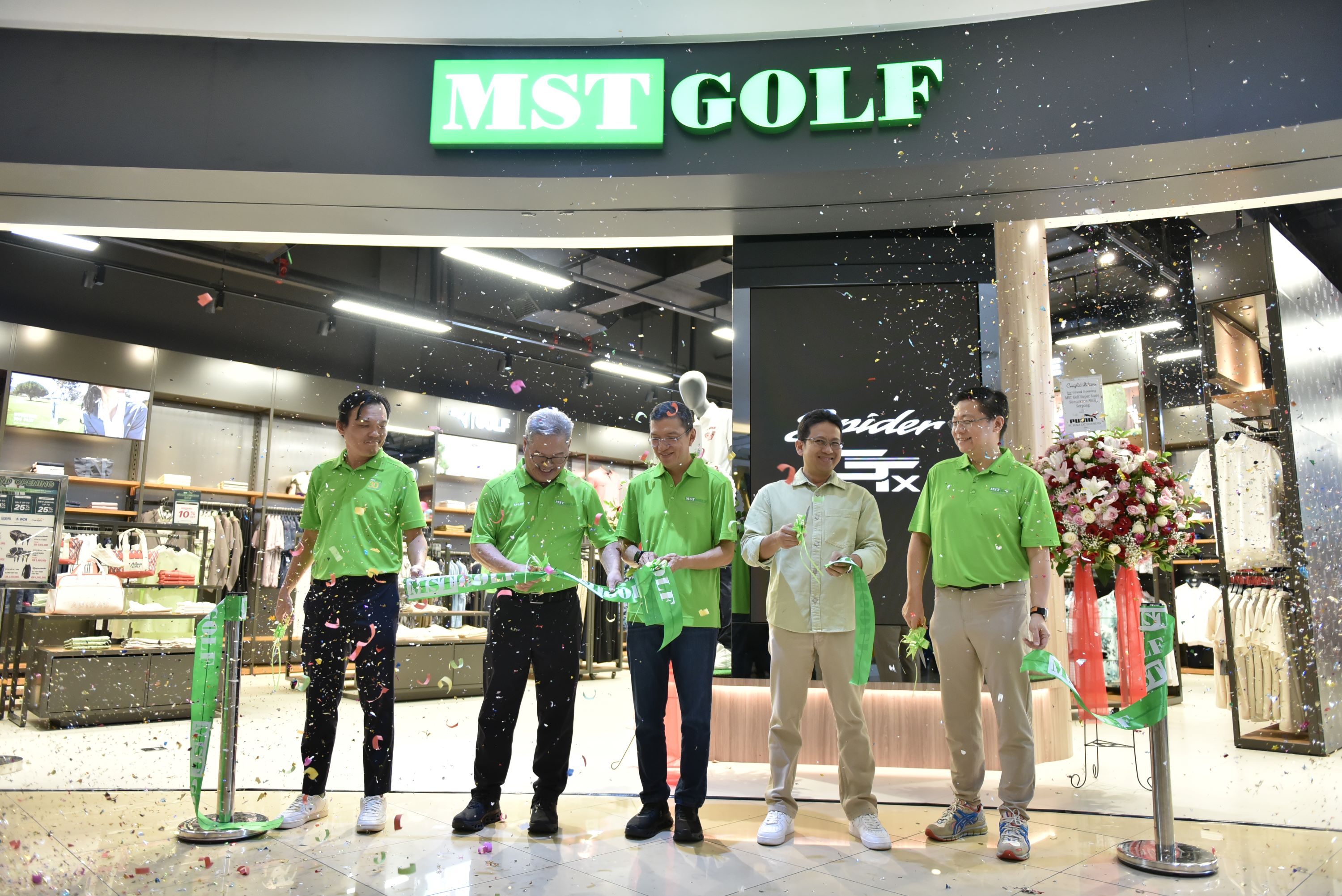 pembukaan-gerai-mst-golf-summarecon-mall-serpong.jpg