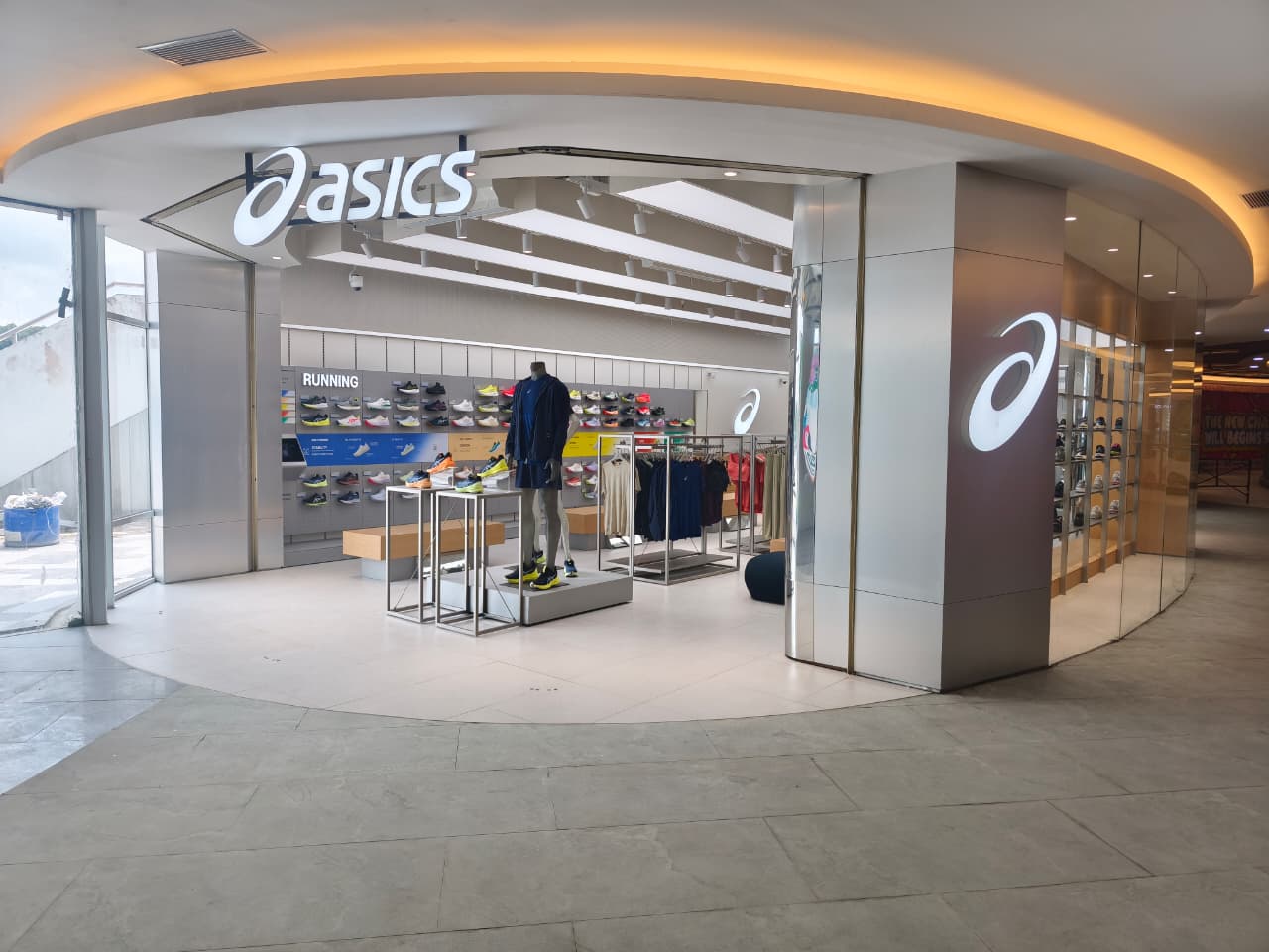 Erajaya Active Lifestyle Officially Opens Its First ASICS Store in Samarinda