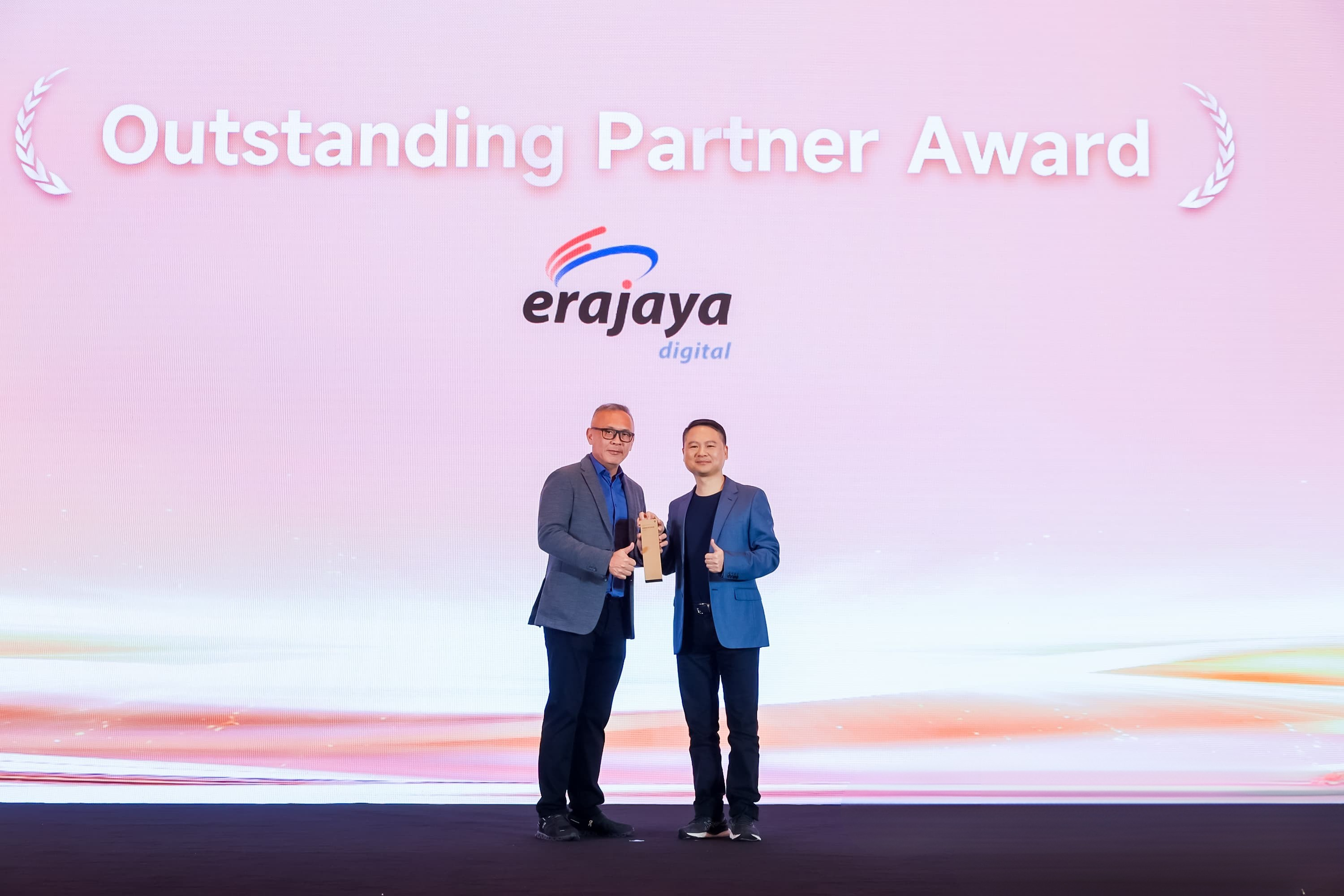 outstanding-partner-award.png